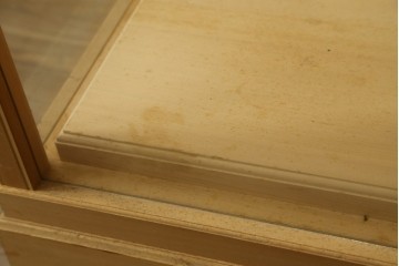 中古　美品　職人手作りの国産品　檜(ヒノキ)材　美しい柾目を生かした大型ガラスケース　(R-091205)