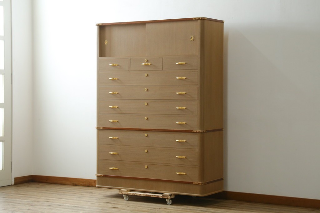 中古　高級品　大阪泉州桐箪笥の名門・初音の総桐箪笥　田中家具製作所　総桐の衣装箪笥　定価約250万円　(R-091206)