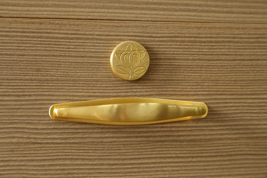 中古　高級品　大阪泉州桐箪笥の名門・初音の総桐箪笥　田中家具製作所　総桐の衣装箪笥　定価約250万円　(R-091206)