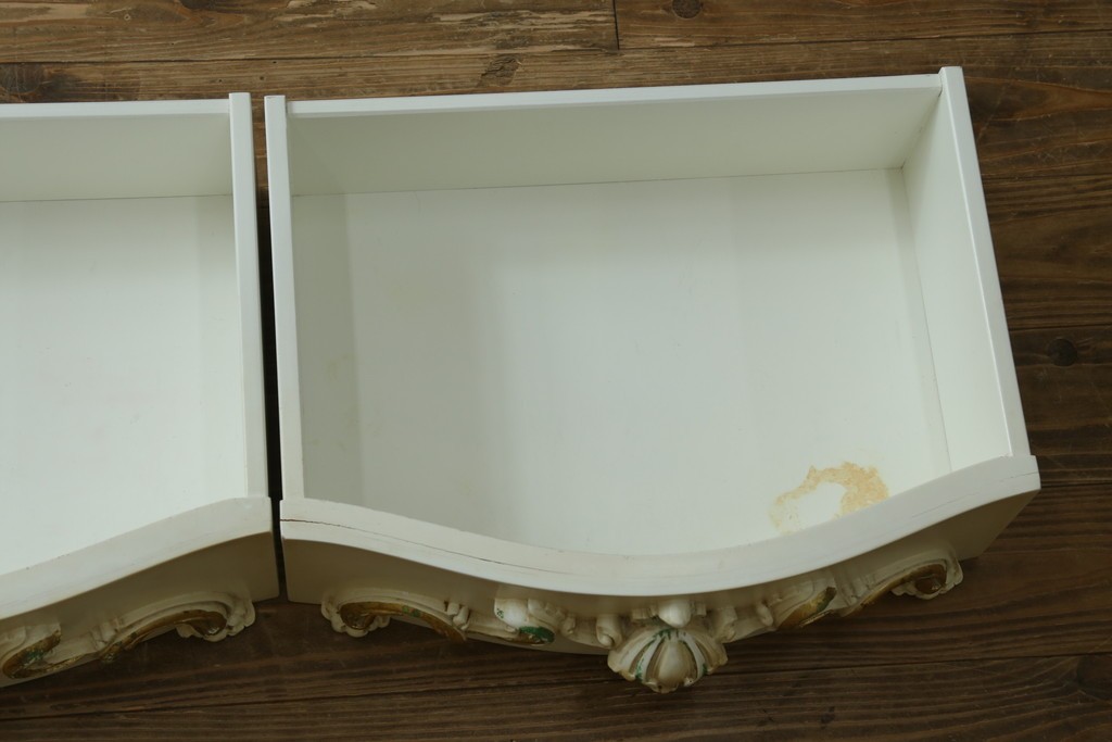 中古　美品　イタリア高級家具　SILIK(シリック)　ふんだんにあしらわれた彫刻と三面鏡が華やかなドレッサー　定価約250万円　(R-091207)
