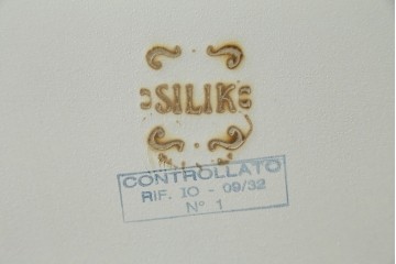 中古　美品　イタリア高級家具　SILIK(シリック)　ふんだんにあしらわれた彫刻と三面鏡が華やかなドレッサー　定価約250万円　(R-091207)