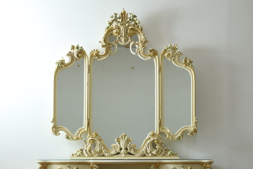 中古　美品　イタリア高級家具　SILIK(シリック)　花や葉を立体的にあしらった優美な三面鏡　(R-091208)