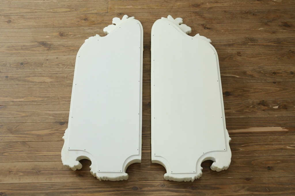 中古　美品　イタリア高級家具　SILIK(シリック)　花や葉を立体的にあしらった優美な三面鏡　(R-091208)