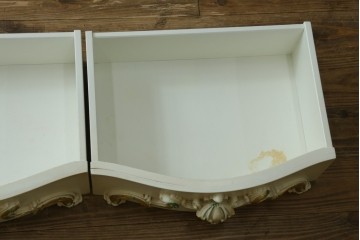 中古　美品　イタリア高級家具　SILIK(シリック)　花の絵柄と立体装飾が優美なサイドボード　(R-091209)