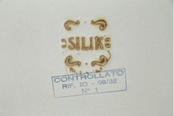 中古　美品　イタリア高級家具　SILIK(シリック)　花の絵柄と立体装飾が優美なサイドボード　(R-091209)