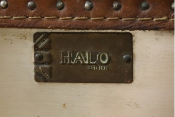 中古　イギリス　ハロ(HALO)　ストーニーハースト スモールコーヒーテーブル(STONYHURST SMALL COFFEE TABLE)　ブラッシュドスチール　ヴィンテージトランクをモチーフにしたローテーブル　定価約26万円　(R-091212)