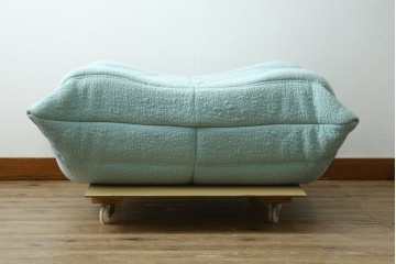 中古　美品　フランス　ligne roset(リーン・ロゼ)　ROSETTOGO(ロゼトーゴ)　淡いブルーとふっくらとしたフォルムが特徴的なパフ　(R-091213)