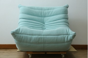 中古　美品　フランス　ligne roset(リーン・ロゼ)　ROSETTOGO(ロゼトーゴ)　ふっくらと包み込むようなフォルムが魅力の1人掛けソファ　(R-091214)