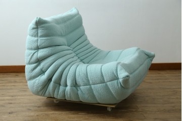 中古　美品　フランス　ligne roset(リーン・ロゼ)　ROSETTOGO(ロゼトーゴ)　ふっくらと包み込むようなフォルムが魅力の1人掛けソファ　(R-091214)