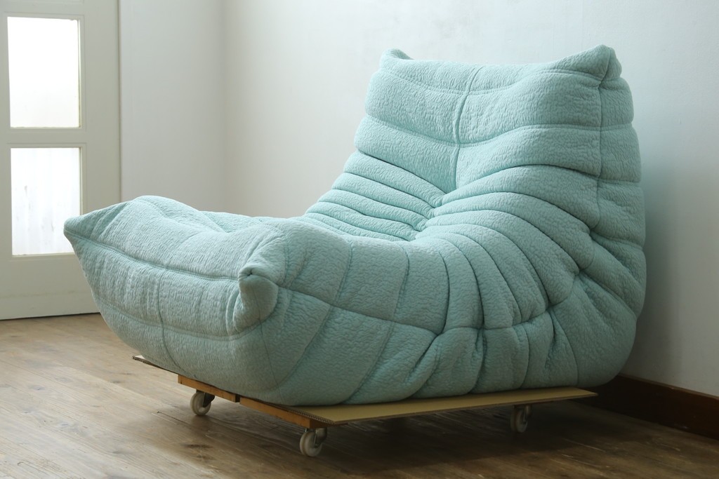 中古　美品　フランス　ligne roset(リーン・ロゼ)　ROSETTOGO(ロゼトーゴ)　ふっくらと包み込むようなフォルムが魅力の1人掛けソファ　(R-091214)