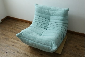 中古　美品　フランス　ligne roset(リーン・ロゼ)　ROSETTOGO(ロゼトーゴ)　ふっくらと包み込むようなフォルムが魅力の1人掛けソファ　(R-091214)