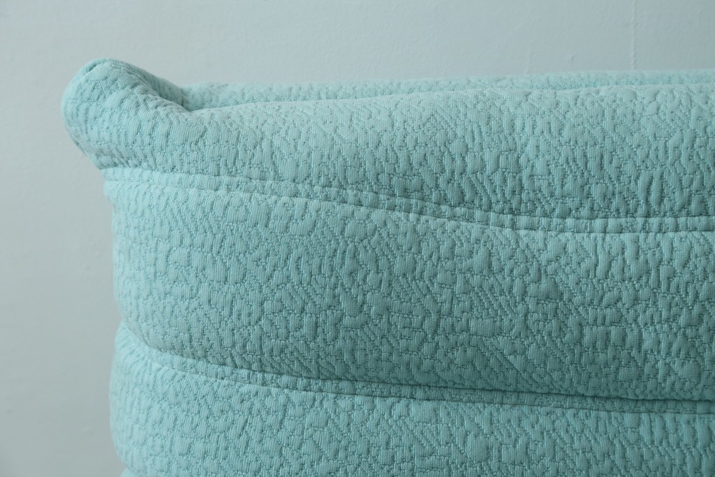 中古　美品　フランス　ligne roset(リーン・ロゼ)　ROSETTOGO(ロゼトーゴ)　ふっくらと包み込むようなフォルムが魅力の1人掛けソファ　(R-091214)