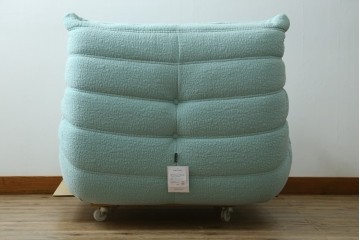 中古　美品　フランス　ligne roset(リーン・ロゼ)　ROSETTOGO(ロゼトーゴ)　ふっくらと包み込むようなフォルムが魅力の1人掛けソファ　(R-091214)