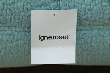 中古　美品　フランス　ligne roset(リーン・ロゼ)　ROSETTOGO(ロゼトーゴ)　ふっくらと包み込むようなフォルムが魅力の1人掛けソファ　(R-091214)