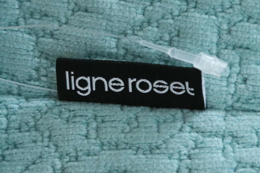 中古　美品　フランス　ligne roset(リーン・ロゼ)　ROSETTOGO(ロゼトーゴ)　ふっくらと包み込むようなフォルムが魅力の1人掛けソファ　(R-091214)