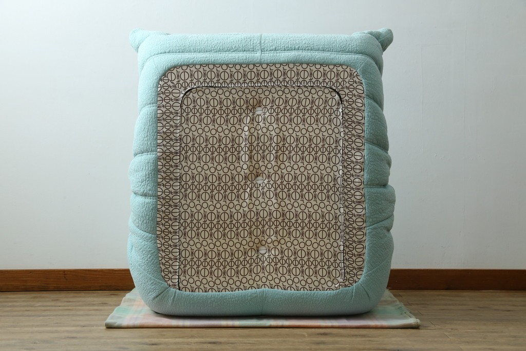 中古　美品　フランス　ligne roset(リーン・ロゼ)　ROSETTOGO(ロゼトーゴ)　ふっくらと包み込むようなフォルムが魅力の1人掛けソファ　(R-091214)