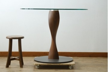中古　美品　アクタス取り扱い　porada(ポラダ)　SPIN(スピン)　ガラス天板とらせん状の支柱がスタイリッシュなダイニングテーブル　定価約47万円　(R-091215)