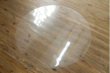 中古　美品　アクタス取り扱い　porada(ポラダ)　SPIN(スピン)　ガラス天板とらせん状の支柱がスタイリッシュなダイニングテーブル　定価約47万円　(R-091215)
