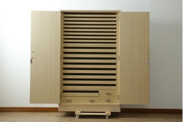 中古　東京都知事指定伝統工芸品　総桐箪笥(四方丸、胴厚)　伝統工芸士(仕上師) 會田勝平　木工一級技能士 善村順治・宮内庁御用達桐匠 新井昇 共作　着物箪笥　定価約140万円　(R-091216)