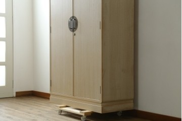 中古　東京都知事指定伝統工芸品　総桐箪笥(四方丸、胴厚)　伝統工芸士(仕上師) 會田勝平　木工一級技能士 善村順治・宮内庁御用達桐匠 新井昇 共作　着物箪笥　定価約140万円　(R-091216)