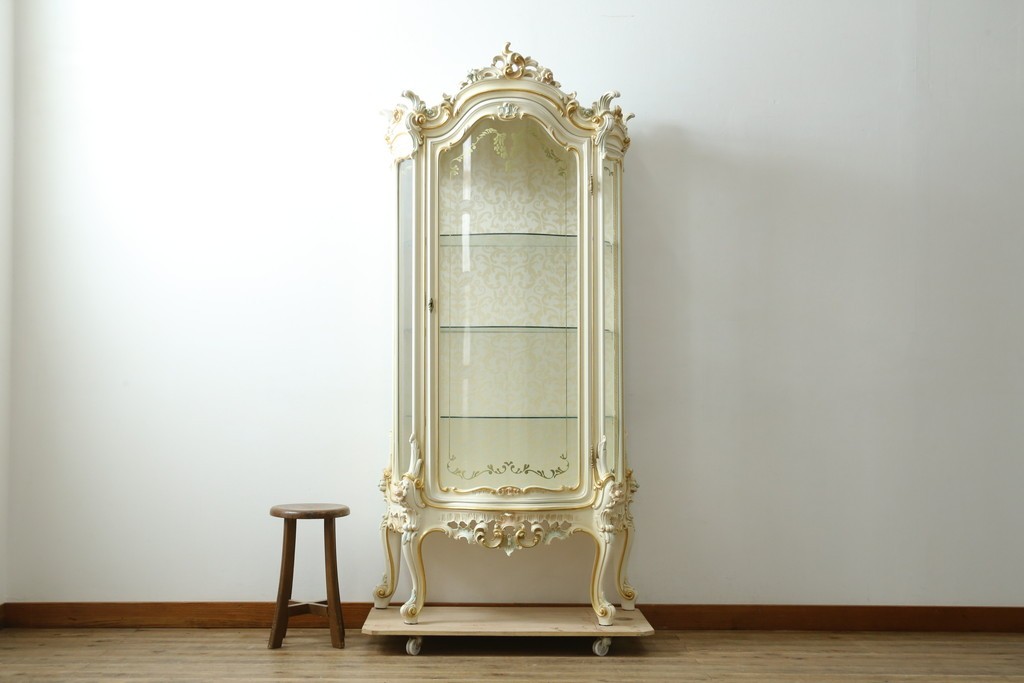 中古　美品　イタリア高級家具　SILIK(シリック)　ゴールド装飾が華やかなガラスキャビネット　定価約290万円　(R-091217)