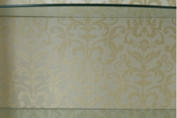 中古　美品　イタリア高級家具　SILIK(シリック)　ゴールド装飾が華やかなガラスキャビネット　定価約290万円　(R-091217)