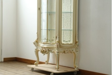 中古　美品　イタリア高級家具　SILIK(シリック)　ゴールド装飾が華やかなガラスキャビネット　定価約290万円　(R-091217)