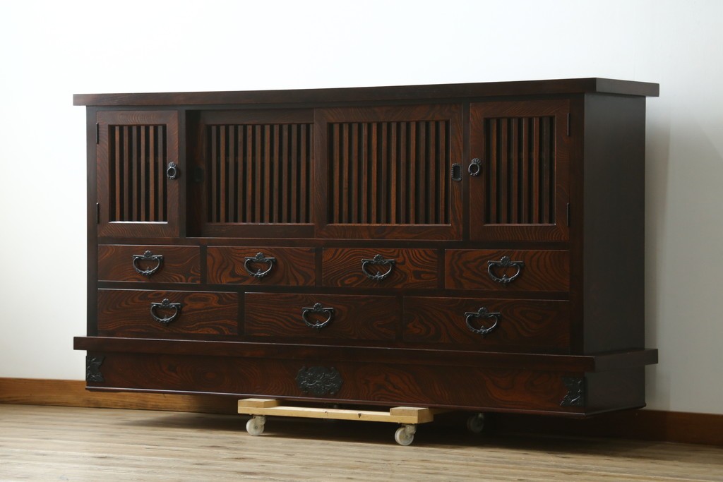 中古　美品　岩谷堂箪笥　美しい木目と格子扉が上品なサイドボード　(R-091219)