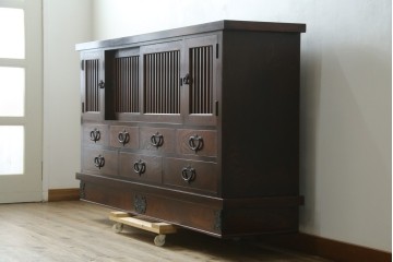 中古　美品　岩谷堂箪笥　美しい木目と格子扉が上品なサイドボード　(R-091219)