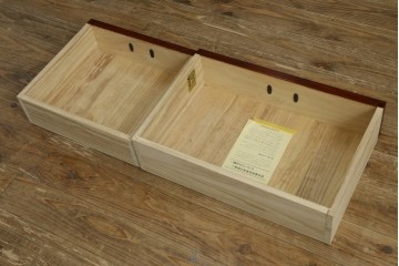 中古　美品　岩谷堂箪笥　美しい木目と格子扉が上品なサイドボード　(R-091219)