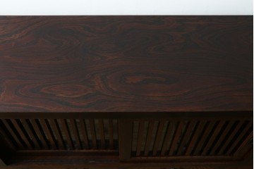 中古　美品　岩谷堂箪笥　美しい木目と格子扉が上品なサイドボード　(R-091219)