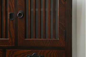 中古　美品　岩谷堂箪笥　美しい木目と格子扉が上品なサイドボード　(R-091219)