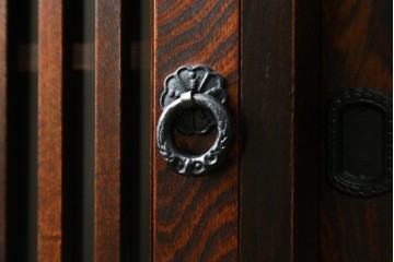 中古　美品　岩谷堂箪笥　美しい木目と格子扉が上品なサイドボード　(R-091219)