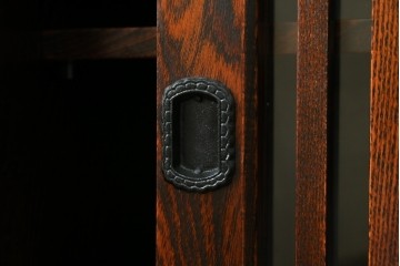 中古　美品　岩谷堂箪笥　美しい木目と格子扉が上品なサイドボード　(R-091219)