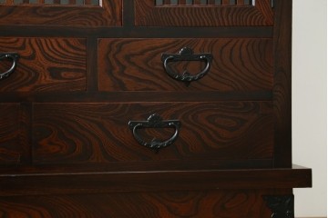 中古　美品　岩谷堂箪笥　美しい木目と格子扉が上品なサイドボード　(R-091219)