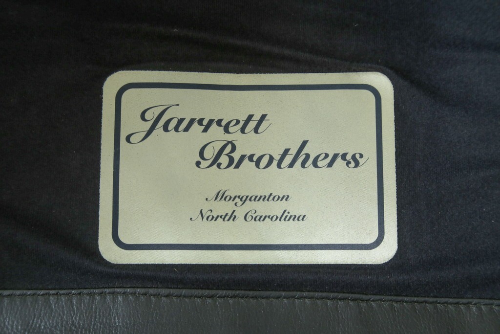中古　美品　DREXEL HERITAGE(ドレクセルヘリテイジ)取り扱い　ジャレットブラザーズ(Jarrett Brothers)　高級本革　ウィングバックのリクライニングソファ　(R-091220)