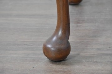 イギリスアンティーク　1940年から1950年頃　B. Maggs & Co(B. マッグス・アンド・カンパニー)　すらりとしたカブリオールレッグの引き出し付きサイドテーブル　(R-091224)