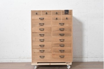 和製アンティーク　大正期　前面桐材　21杯の引き出しを備えた小箪笥　(R-091230)