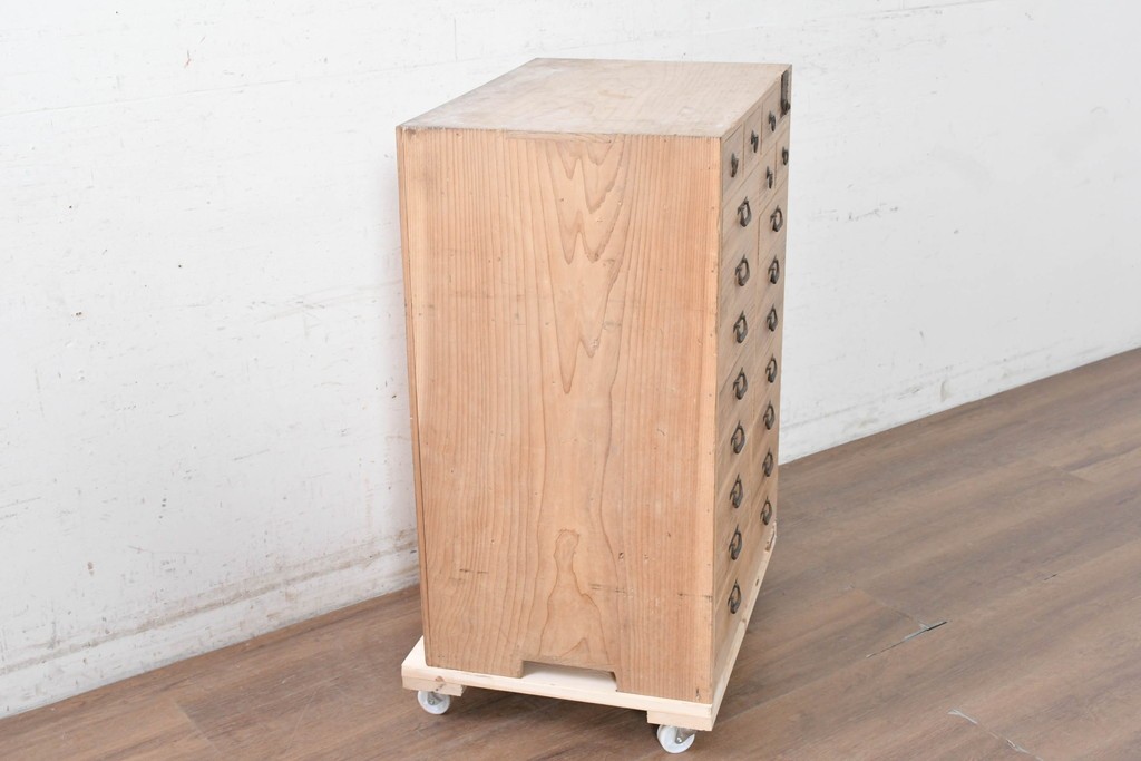 和製アンティーク　大正期　前面桐材　21杯の引き出しを備えた小箪笥　(R-091230)