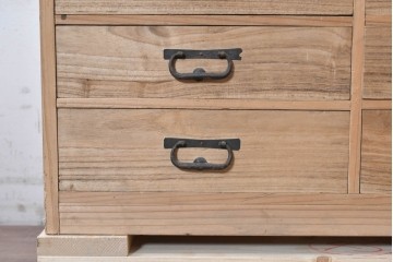 和製アンティーク　大正期　前面桐材　21杯の引き出しを備えた小箪笥　(R-091230)