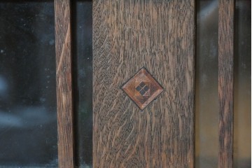 和製アンティーク　大正から昭和初期　象嵌装飾をあしらったガラス扉の本箱　(R-091235)