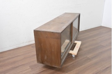 和製アンティーク　昭和初期　栓材　ワイドなガラス戸が印象的なローボード　(R-091237)