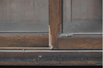 和製アンティーク　昭和初期　栓材　ワイドなガラス戸が印象的なローボード　(R-091237)