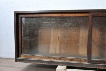 和製アンティーク　昭和初期　栓材　ワイドなガラス戸が印象的なローボード　(R-091238)