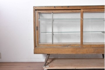 和製ヴィンテージ　昭和中期　四面ガラスのシンプルな脚付きカウンターショーケース　(R-091240)