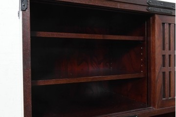 中古　岩谷堂箪笥　桜木作　みちのく飾り棚120　格子戸と重厚な飾り金具が映える茶箪笥　(R-091241)