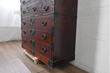 中古　岩谷堂箪笥　桜木作　多彩な飾り金具が映える重ね箪笥　(R-091242)