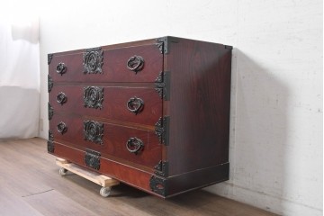 《天板取り付け加工費込み》　中古　岩谷堂箪笥　桜木作　重厚な飾り金具が映えるローチェスト　(R-091244)