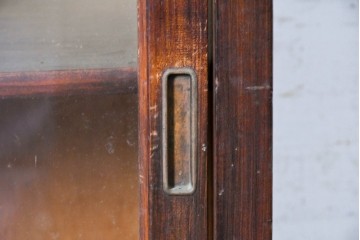 和製アンティーク　昭和初期　縦溝の装飾がアクセントの2段重ねキャビネット　(R-091245)