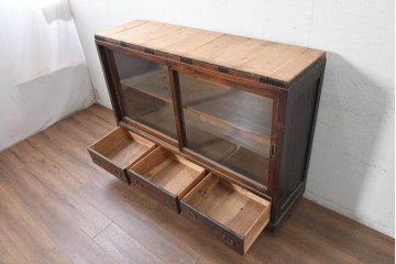 和製アンティーク　昭和初期　細かな縦溝飾りと木目が印象的なローボード　(R-091247)